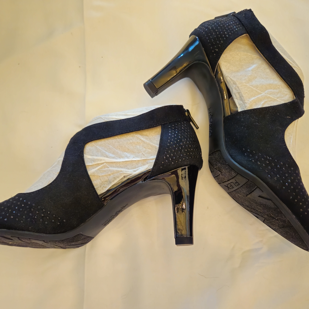 Life Stride Black Suede Heels